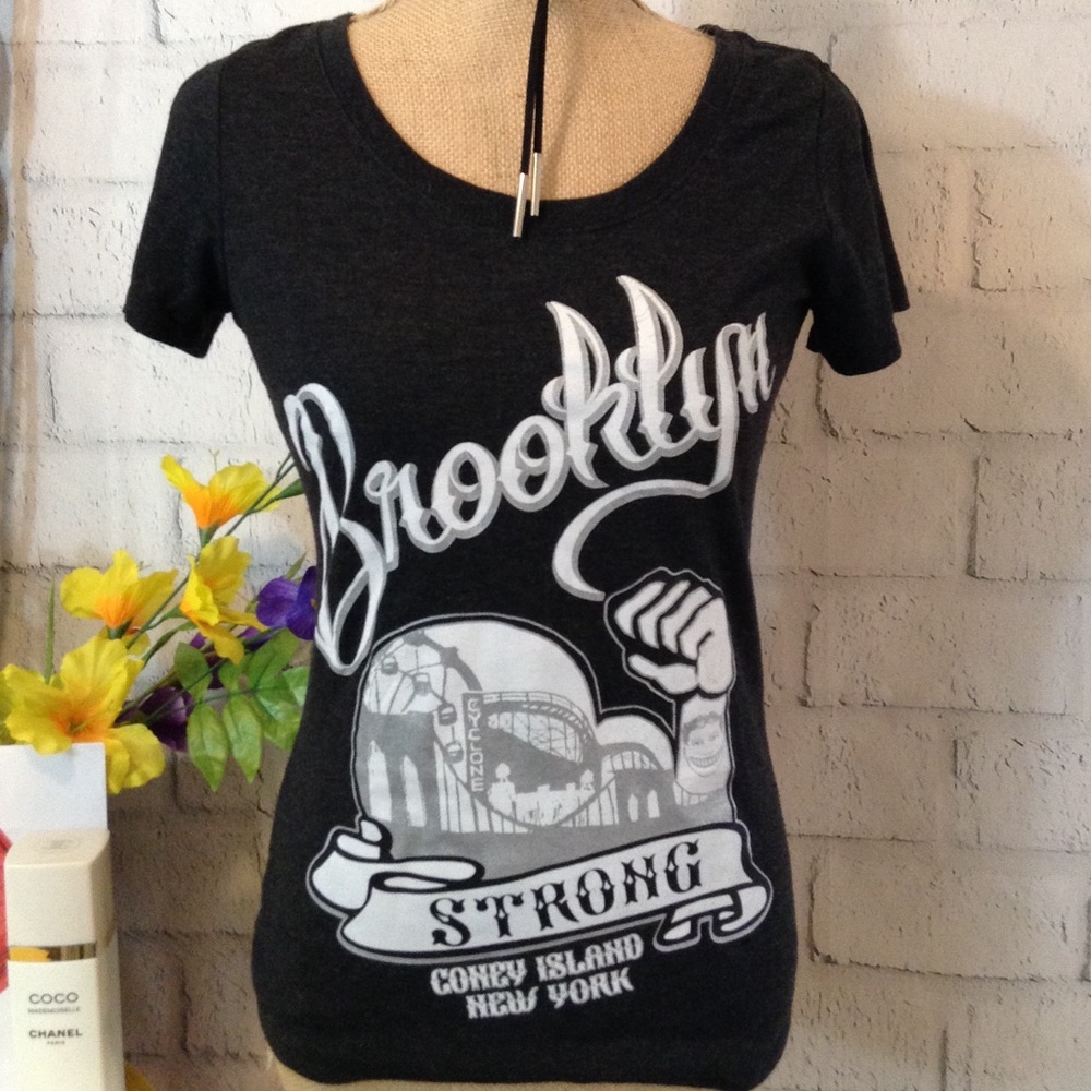 ⬇️ "BROOKLYN " GRAPHIC TEE💥